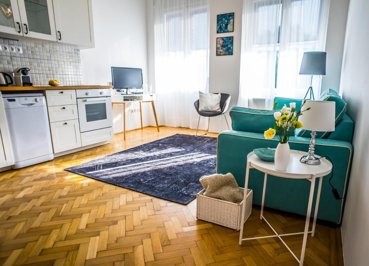Ybl Apartment City Center Szekesfehervar Exterior foto